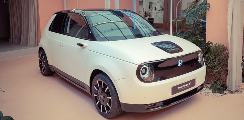 2020 Honda e front