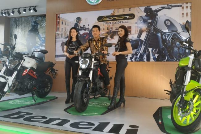 Benelli Luncurkan TNT 249S, Motor Bersuara Gahar Seharga Rp 57 Juta! Benelli Luncurkan TNT 249S, Motor Bersuara Gahar Seharga Rp 57 Juta!