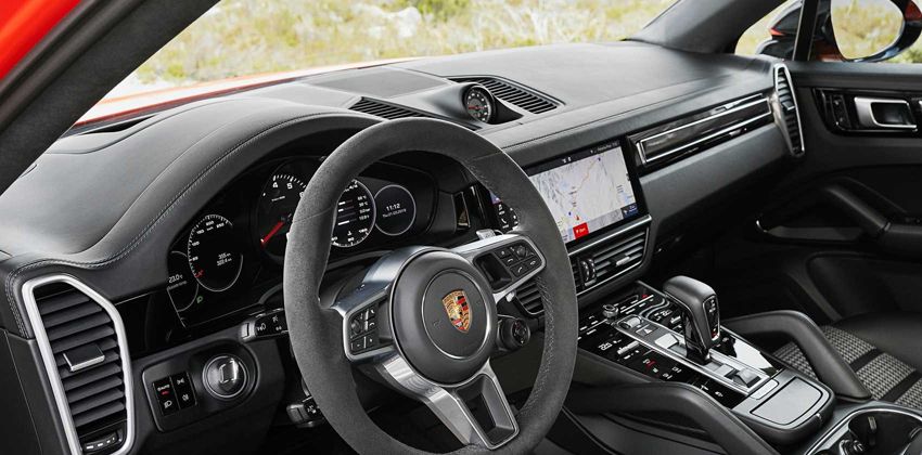 2020 Porsche Cayenne Coupe Cabin