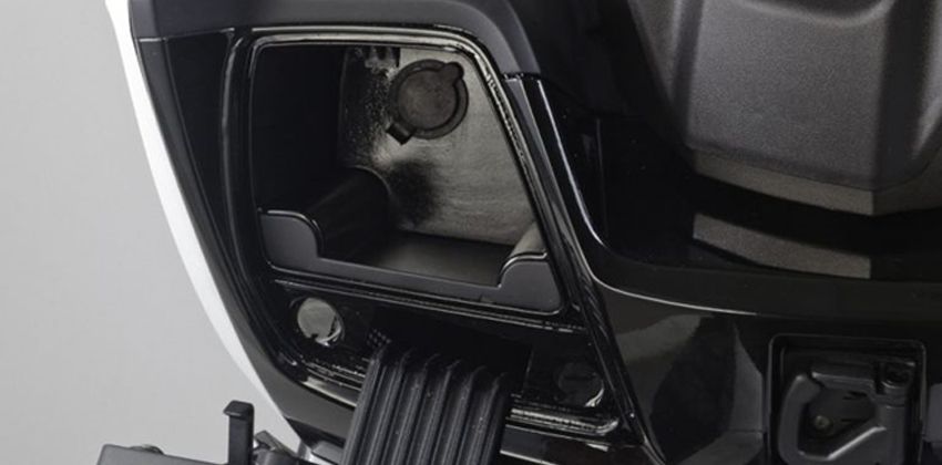 Kymko Xciting 300i 4V 12V Socket