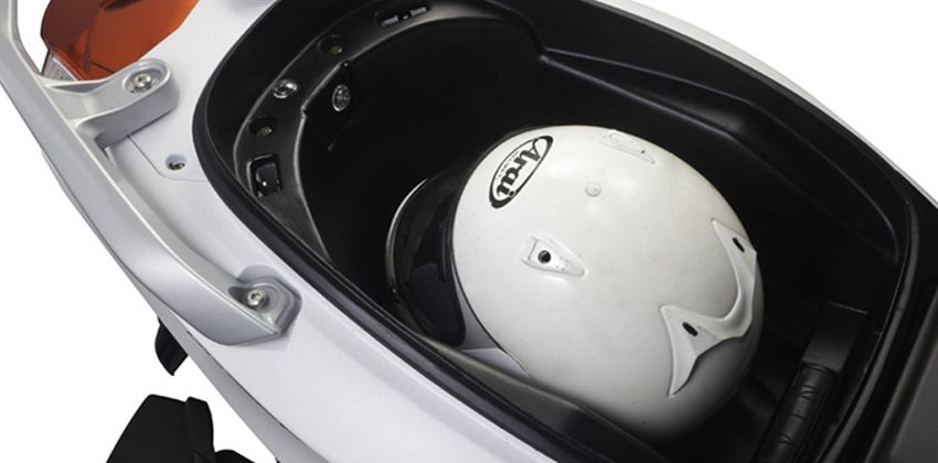 Kymko Xciting 300i 4V Under Seat Storage