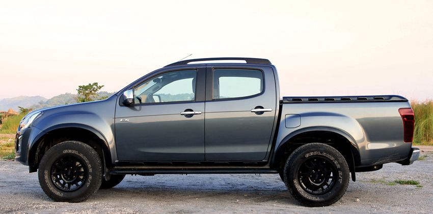 2019 Isuzu D-Max Boondock Side