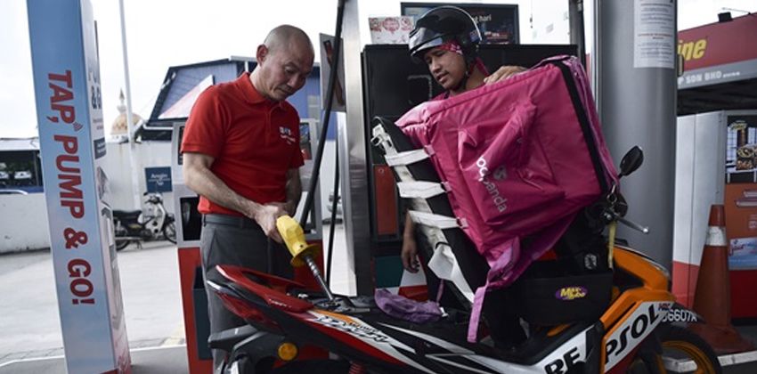 Lim Lip free petrol for motorbike