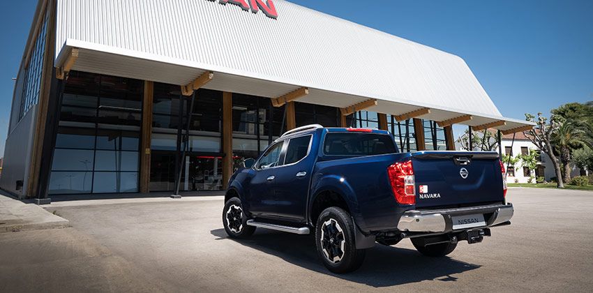 2019 Nissan Navara Rear Angular