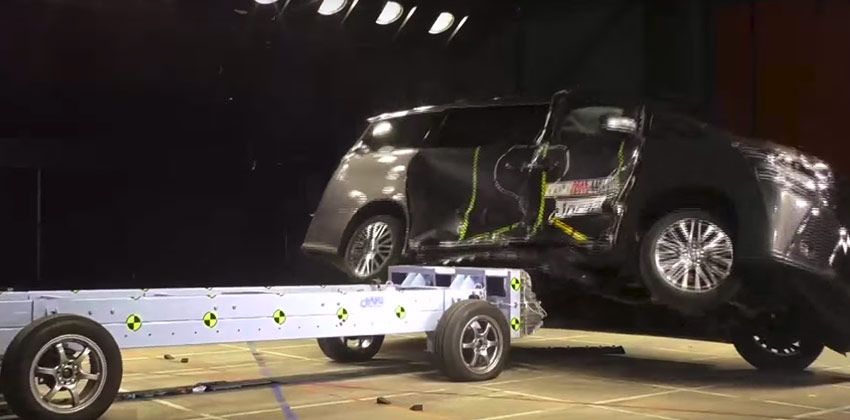 Toyota Alphard Side Crash