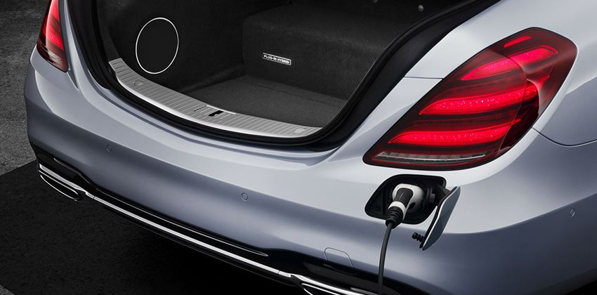 S 560 e plug-in hybrid POWER OUTLET