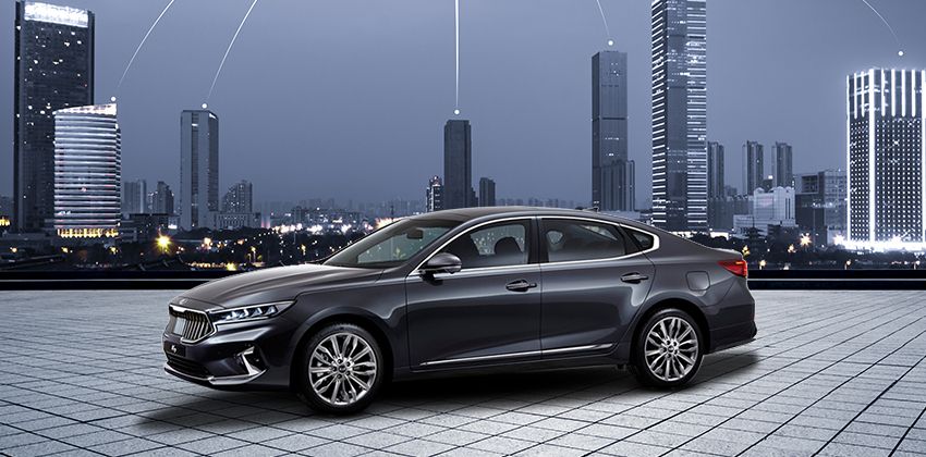 2020 Kia Cadenza Front Angular