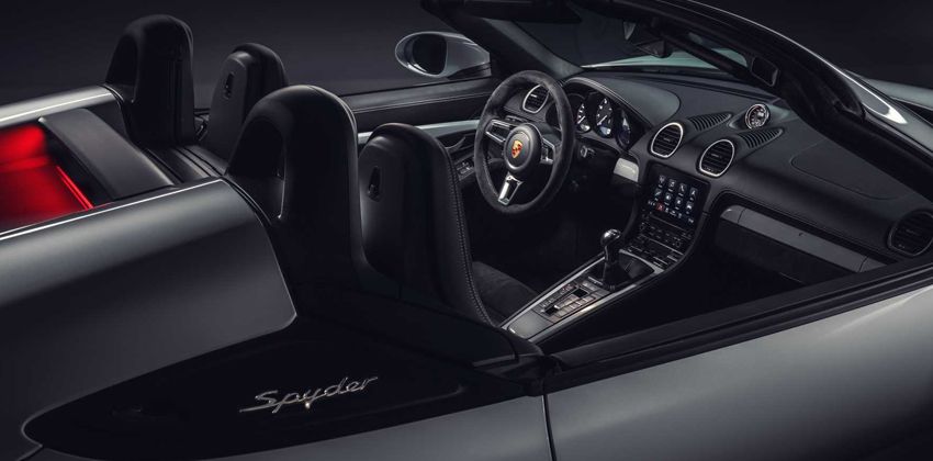 Porsche 718 Spyder GT4 Cabin