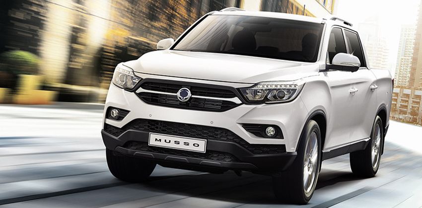 Ssangyong Musso Front Angular White