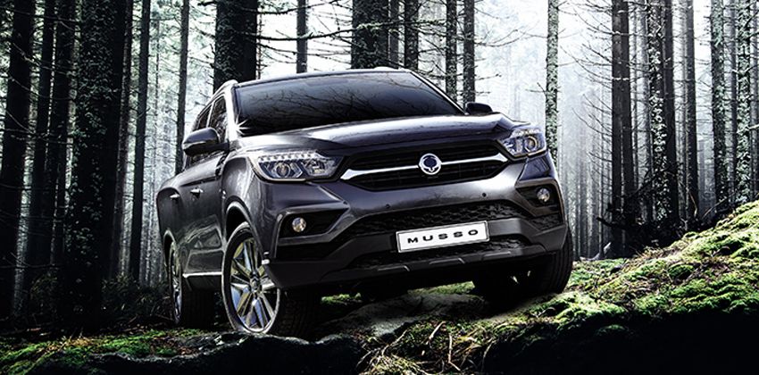 Ssangyong Musso Front Angular Black