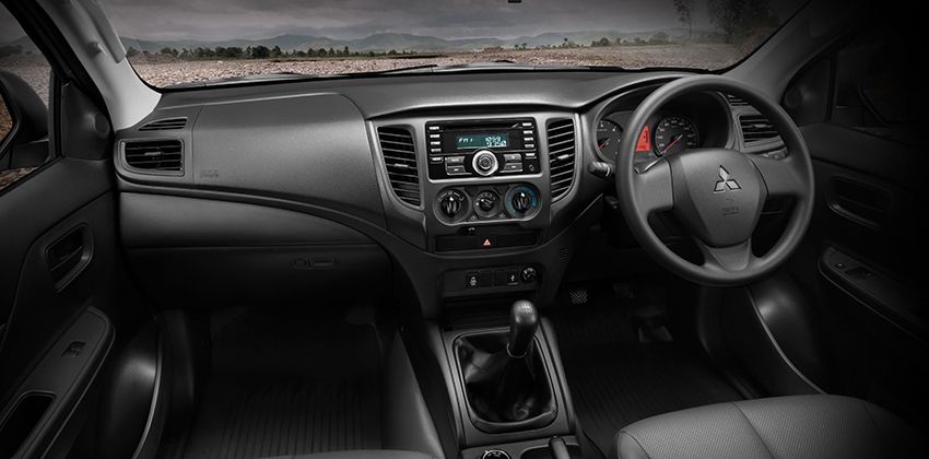 Mitsubishi Strada Single CabMitsubishi Strada Single Cab Dashboard