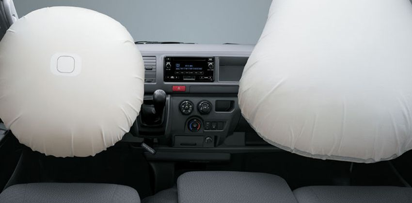 Toyota Hiace LXV Airbags