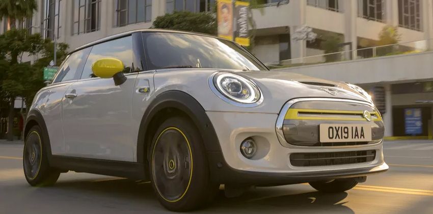 Mini Cooper SE front