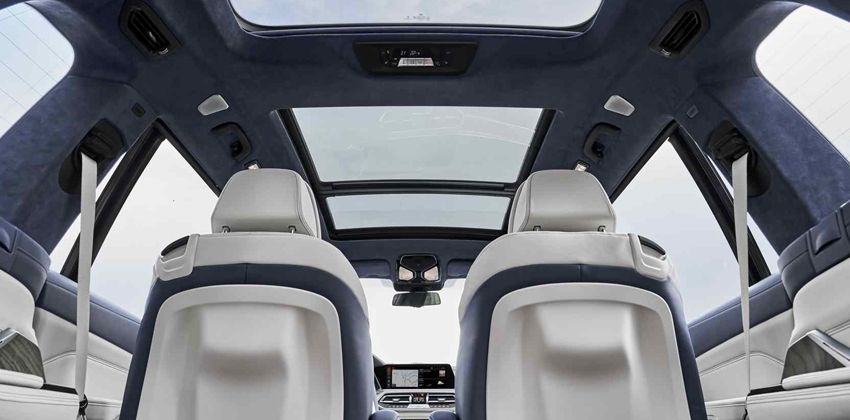 BMW X7 cabin