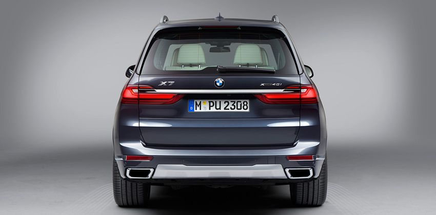 BMW X7 rear