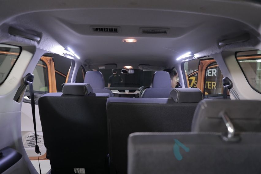 renault triber interior