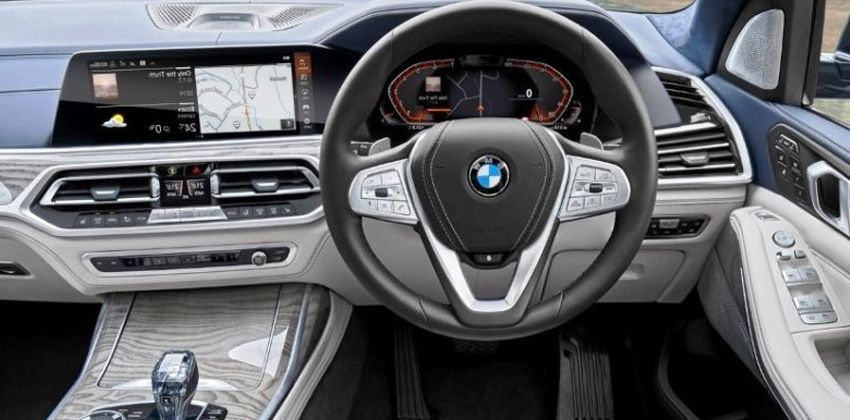 BMW X7 DASH