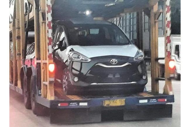 2019/07/Toyota-Sienta-Spyshot2.jpg