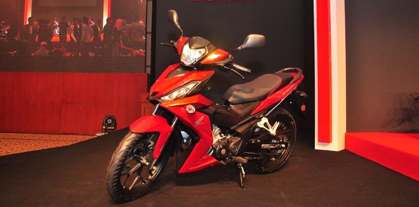  Honda RS 150R EXTERIOR