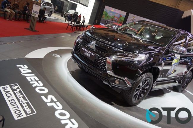 2019/07/GIIAS-2019-mitsubsihi-pajero-sport-black-edition-4.jpg
