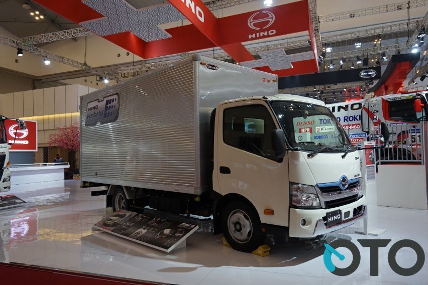 GIIAS 2019 : Mengenal Teknologi Canggih Hino Dutro Hybrid 300 Series