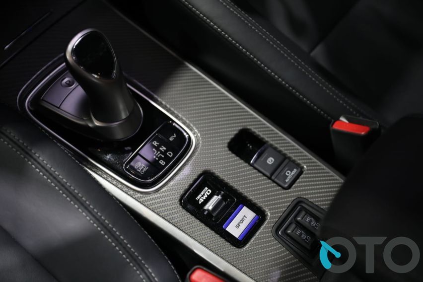 Mode berkendara pada Outlander PHEV