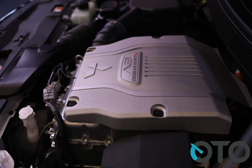 Mesin Outlander PHEV