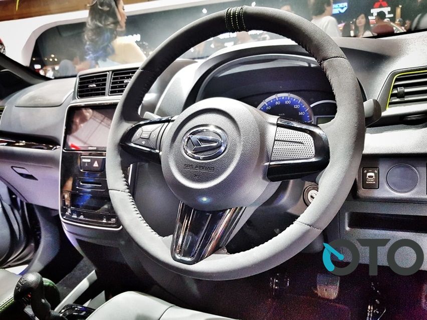 Daihatsu Xenia interior