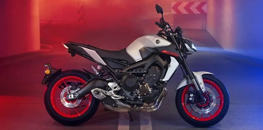 Yamaha MT-09 side profile
