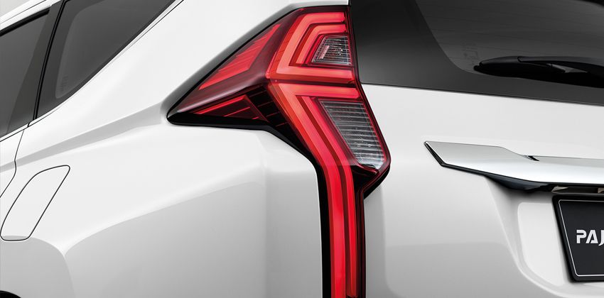 2019 Mitsubishi Pajero Sport REAR