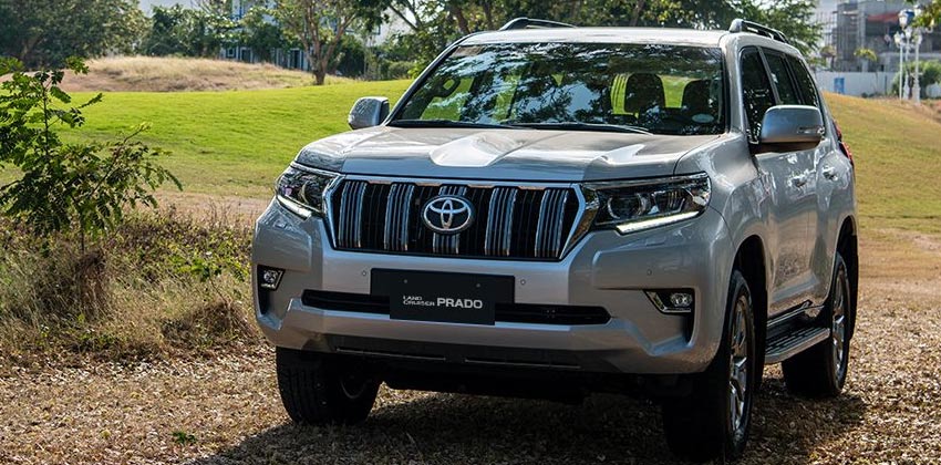 Toyota Land Cruiser Prado front