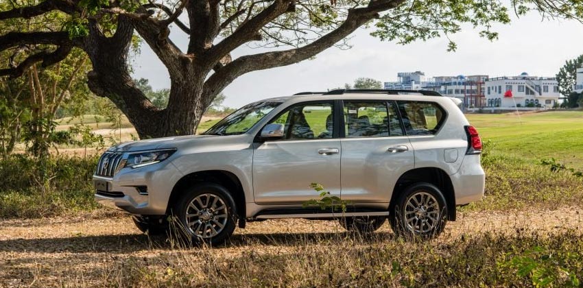 Toyota Land Cruiser Prado side