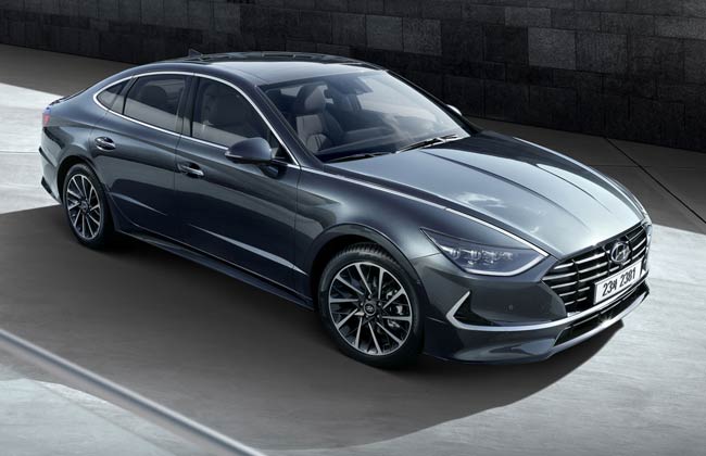 2020 Hyundai Sonata Hybrid features a solar roof