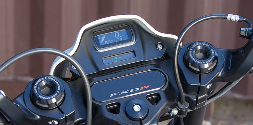Harley Davidson FXDR 114 LCD display