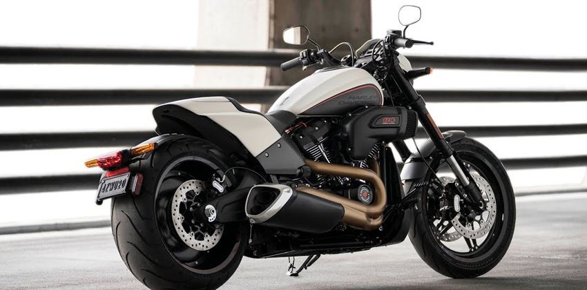 Harley Davidson FXDR 114 rear