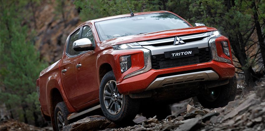 Mitsubishi Triton front
