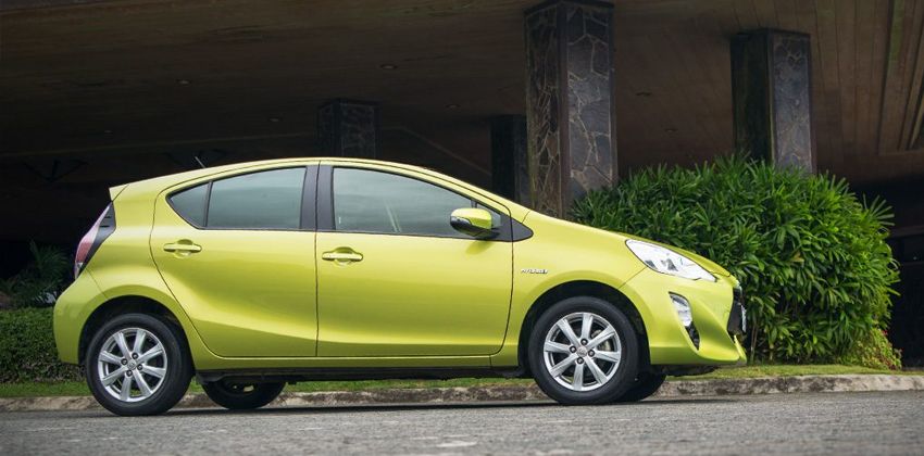 Toyota Prius C side profile