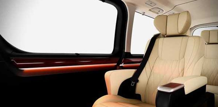 2020 Toyota Hiace Super Grandia seat