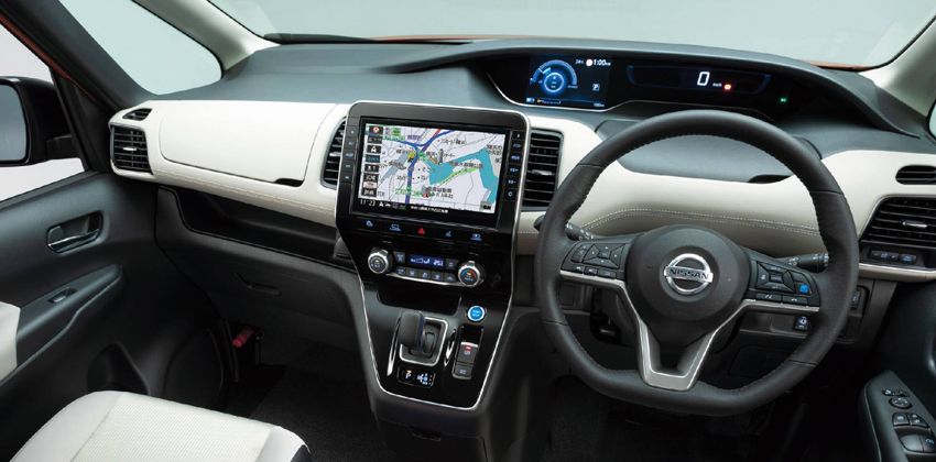 2020 Nissan Serena dash