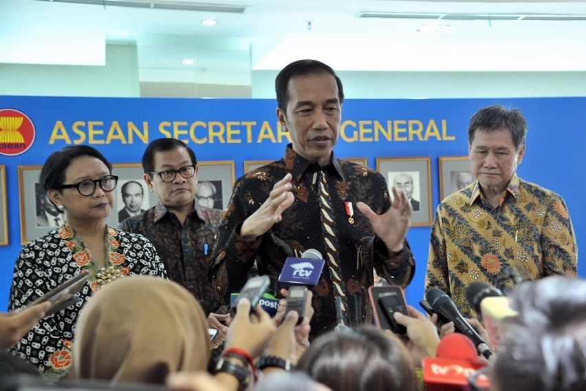 Jokowi Teken Perpres Kendaraan Listrik, Berlaku 2021