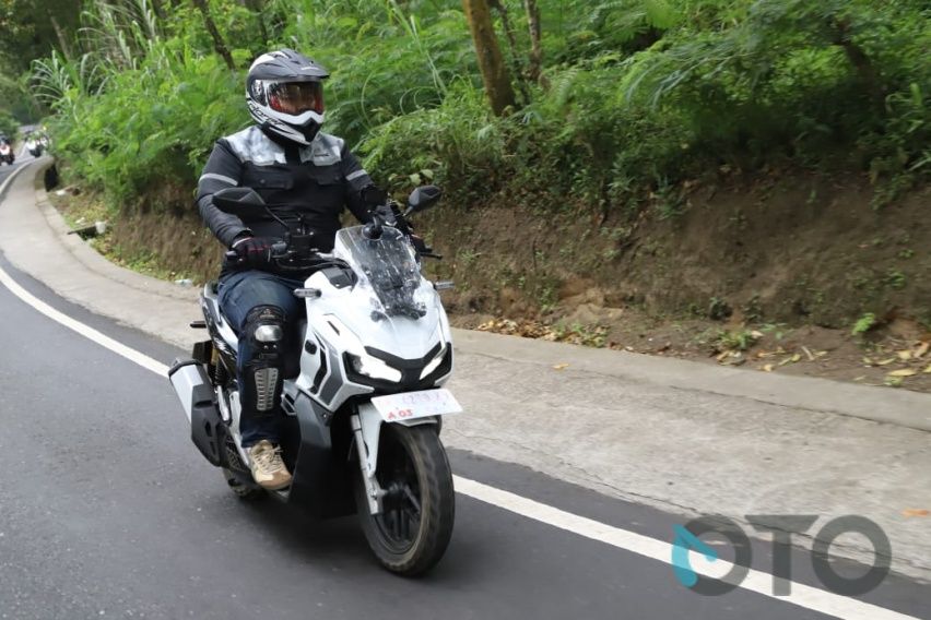 Review Honda ADV150