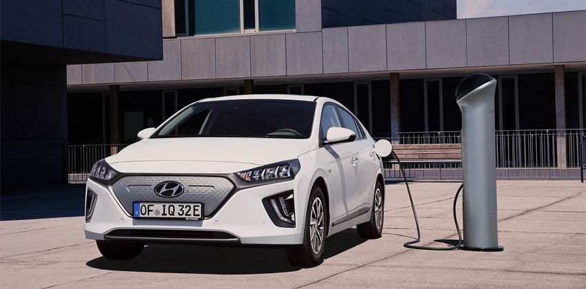 Hyundai Ioniq Front