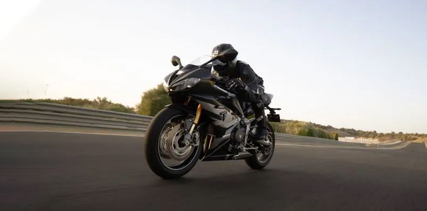 2019 Triumph Daytona Moto2 765 Limited Edition performance