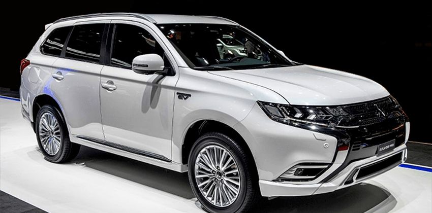 2020 Outlander Front