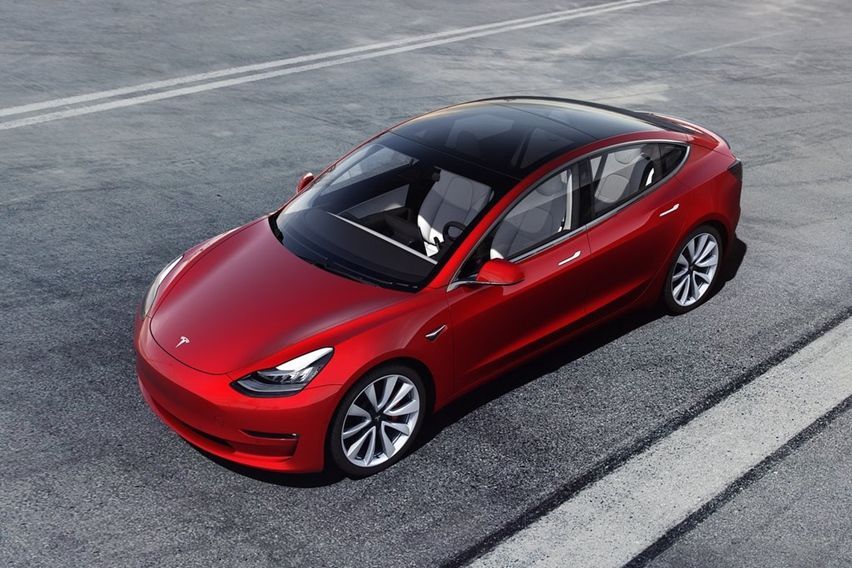 Canggihnya Mobil Listrik Tesla Model 3 Yang Ramai Dibeli Seleb