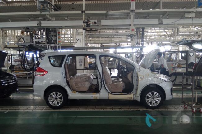 2019/09/Suzuki-Ertiga-Pabrik1.jpg