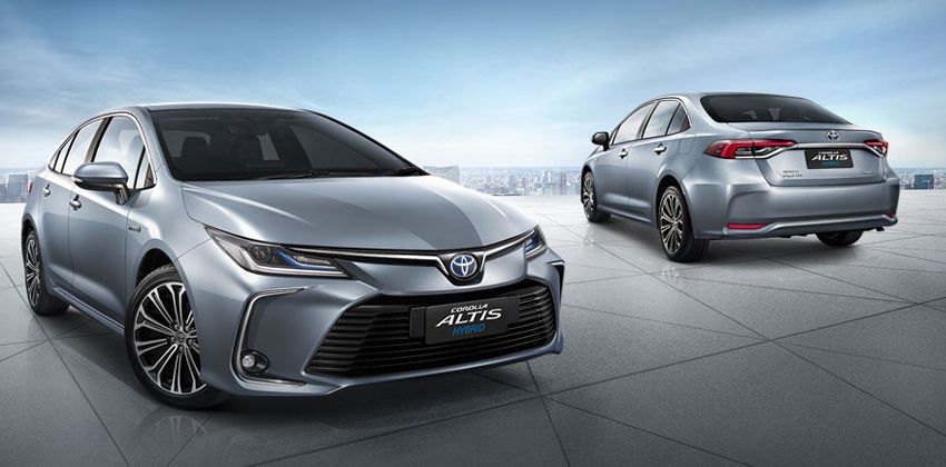  all-new Corolla Altis front and rear