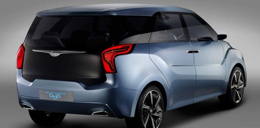 Hyundai 7-seat MPV rear