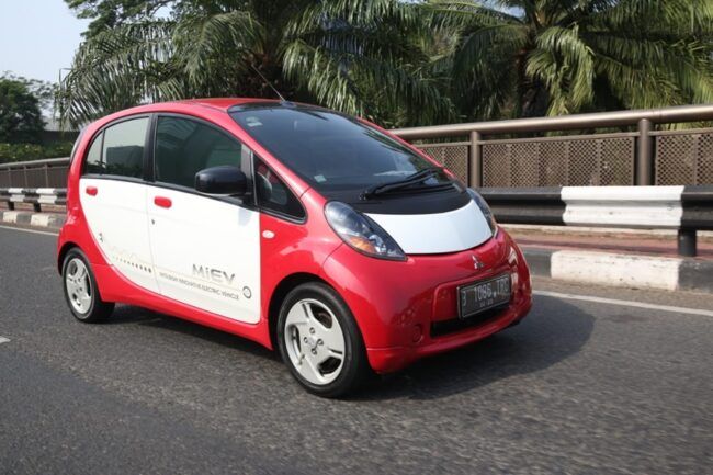 First Drive Mitsubishi i-Miev: Sesuai Estimasi First Drive Mitsubishi i-Miev: Sesuai Estimasi
