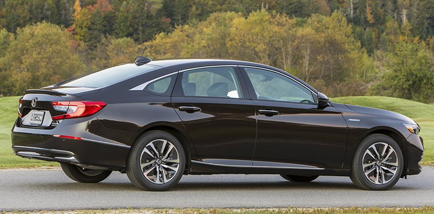 Honda Accord Hybrid side-rear profile